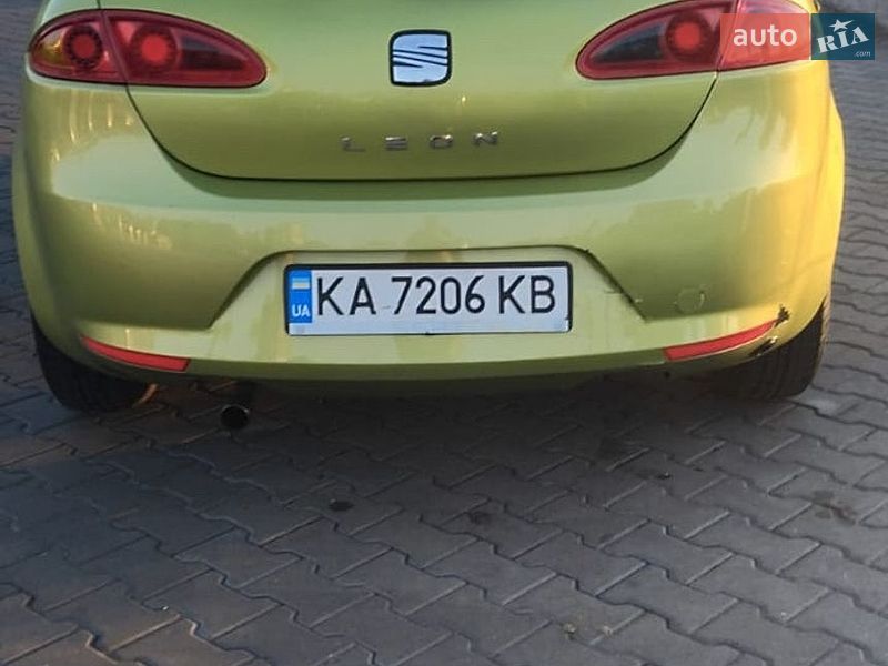 Хэтчбек SEAT Leon 2008 в Киеве