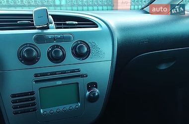 Хэтчбек SEAT Leon 2008 в Киеве