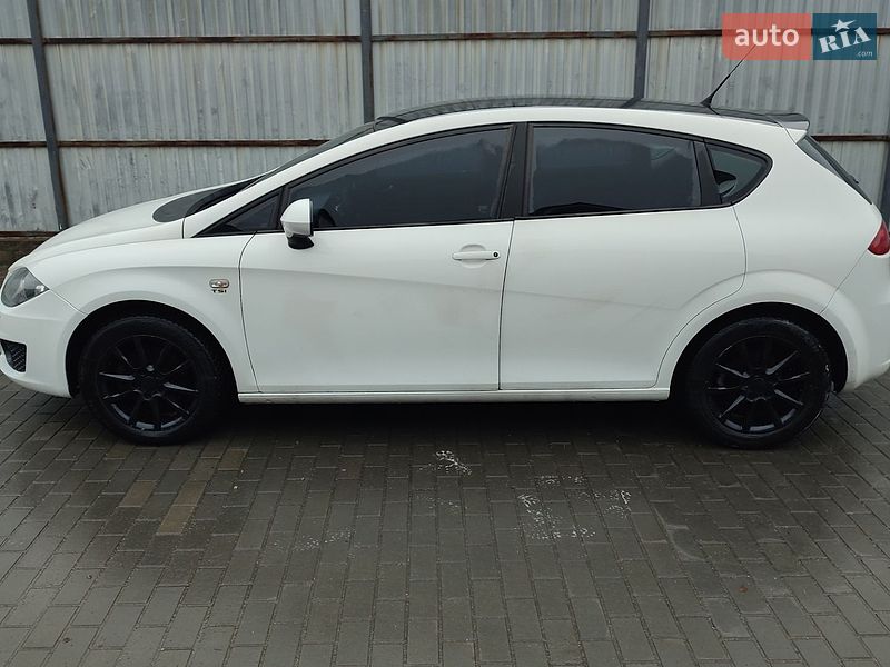 Хетчбек SEAT Leon 2010 в Малині фото Хетчбек SEAT Leon 2010 в Малині