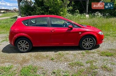 Хэтчбек SEAT Leon 2006 в Гадяче
