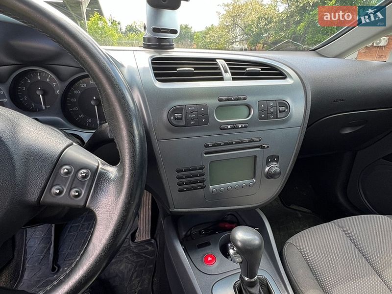 Хэтчбек SEAT Leon 2006 в Гадяче