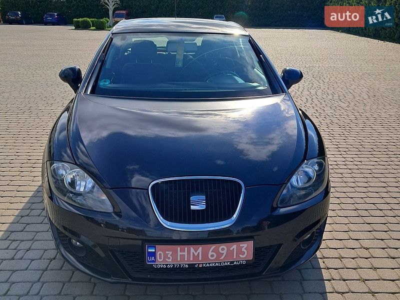 Хетчбек SEAT Leon 2011 в Чернівцях