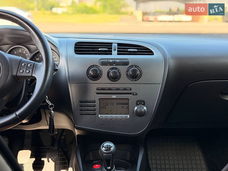 Хэтчбек SEAT Leon 2008 в Кривом Роге
