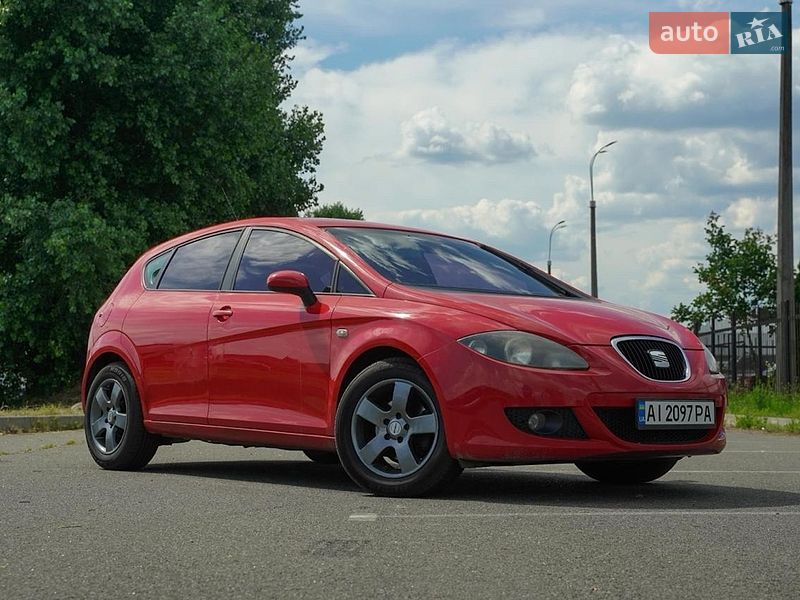 Хетчбек SEAT Leon 2008 в Києві