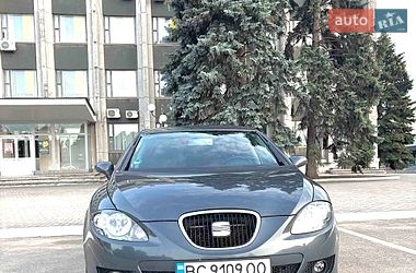 Хетчбек SEAT Leon 2005 в Дніпрі