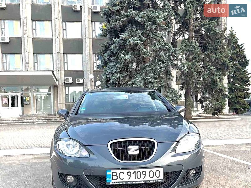 Хетчбек SEAT Leon 2005 в Дніпрі