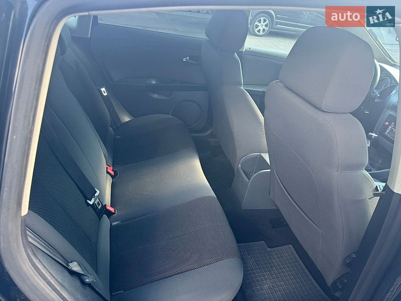 Хэтчбек SEAT Leon 2008 в Лубнах