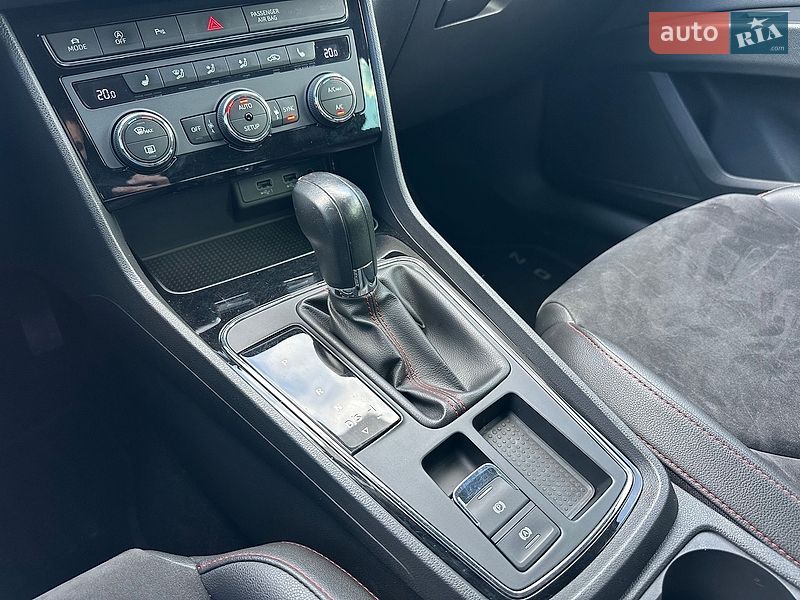 Хэтчбек SEAT Leon 2018 в Киеве