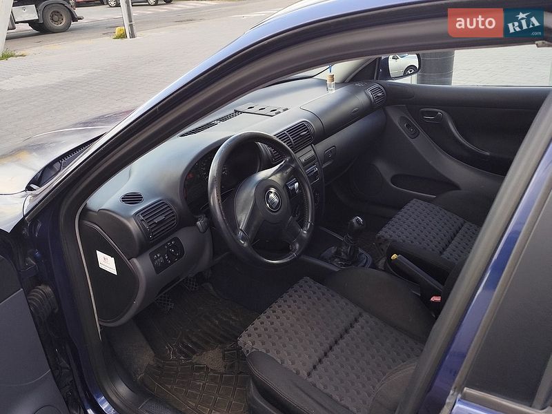 Хэтчбек SEAT Leon 2001 в Киеве