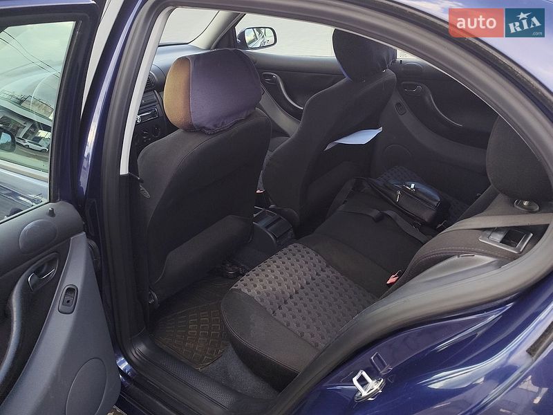 Хэтчбек SEAT Leon 2001 в Киеве
