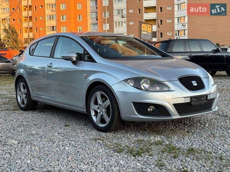Хетчбек SEAT Leon 2010 в Києві