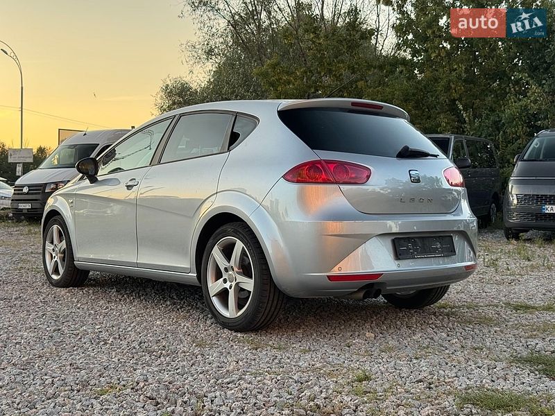 Хетчбек SEAT Leon 2010 в Києві