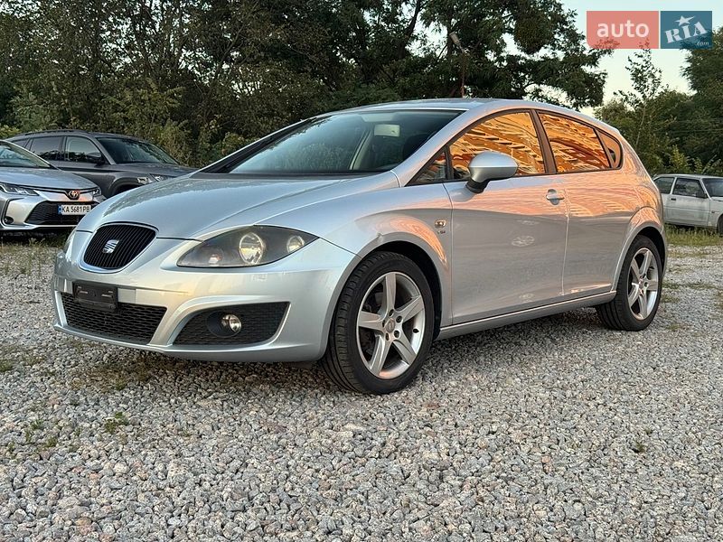 Хэтчбек SEAT Leon 2010 в Киеве