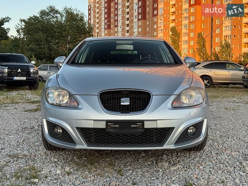 Хетчбек SEAT Leon 2010 в Києві