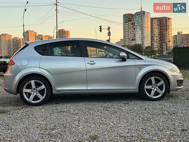 Хетчбек SEAT Leon 2010 в Києві