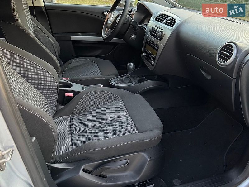 Хетчбек SEAT Leon 2010 в Києві