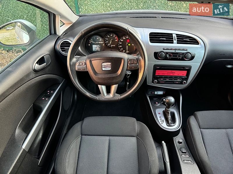 Хетчбек SEAT Leon 2010 в Києві