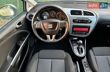 Хэтчбек SEAT Leon 2010 в Киеве