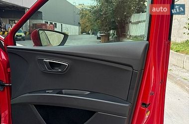 Хэтчбек SEAT Leon 2016 в Киеве