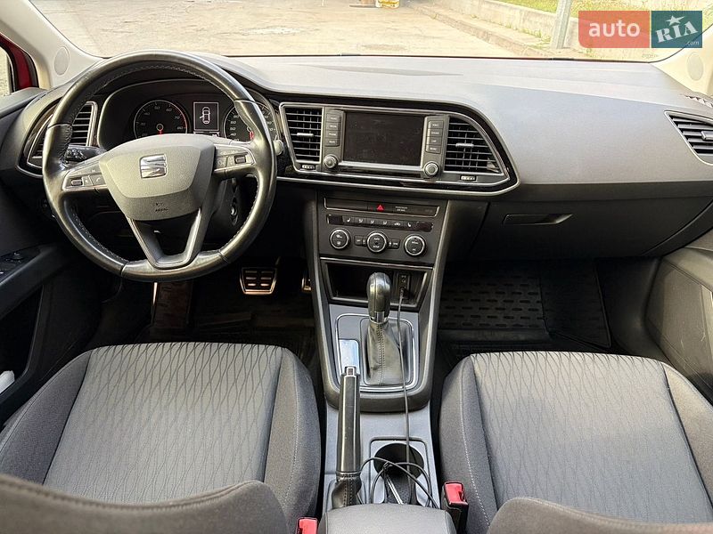 Хэтчбек SEAT Leon 2016 в Киеве