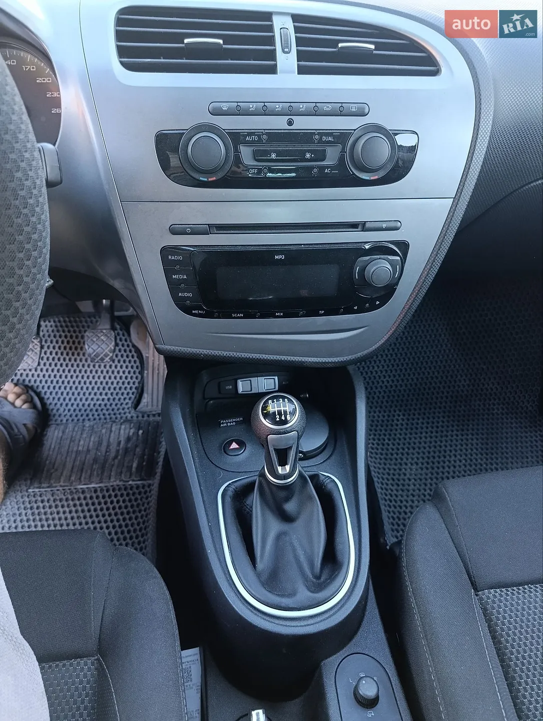 2010 SEAT Leon - мініатюра 8