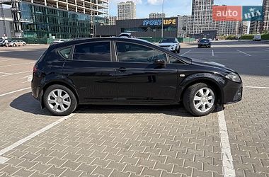 Хетчбек SEAT Leon 2008 в Києві