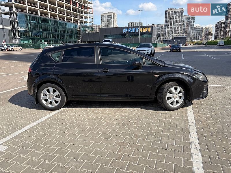 Хетчбек SEAT Leon 2008 в Києві