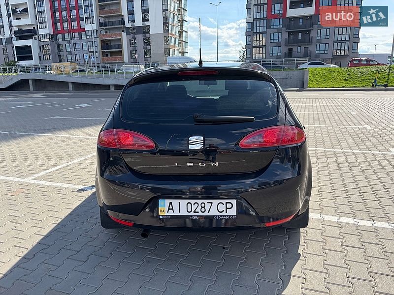 Хетчбек SEAT Leon 2008 в Києві