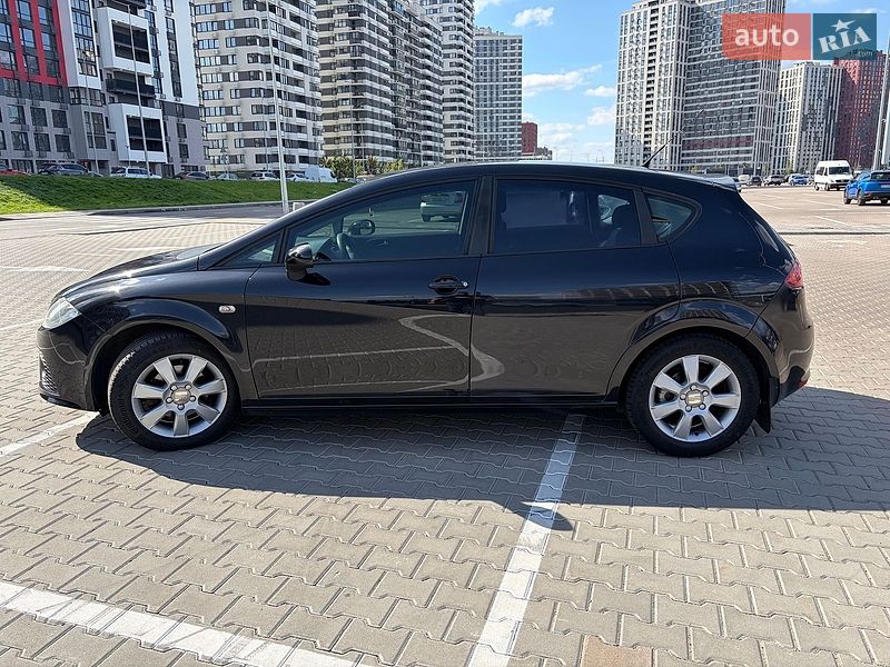 Хетчбек SEAT Leon 2008 в Києві