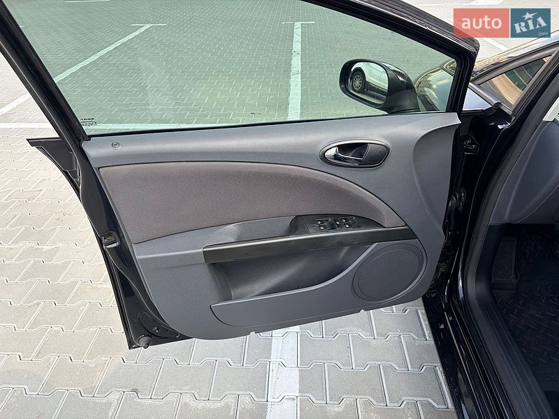 Хетчбек SEAT Leon 2008 в Києві