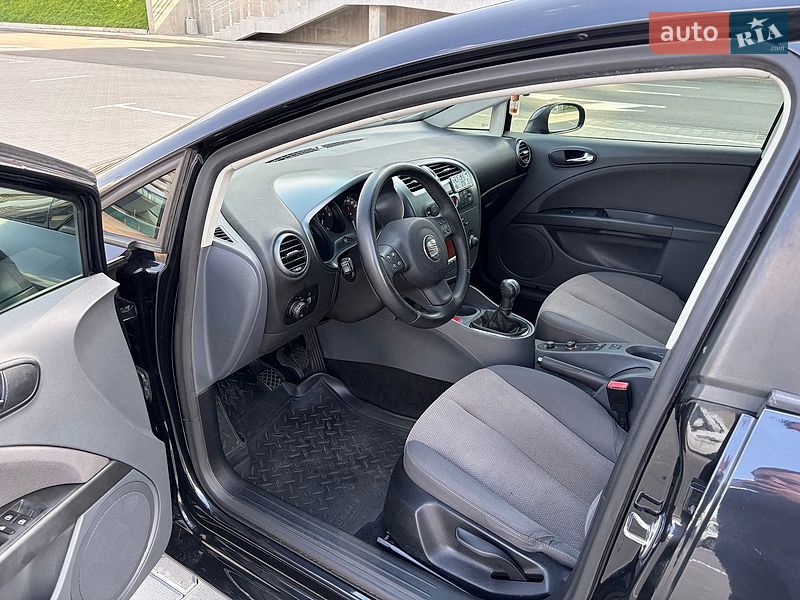 Хетчбек SEAT Leon 2008 в Києві