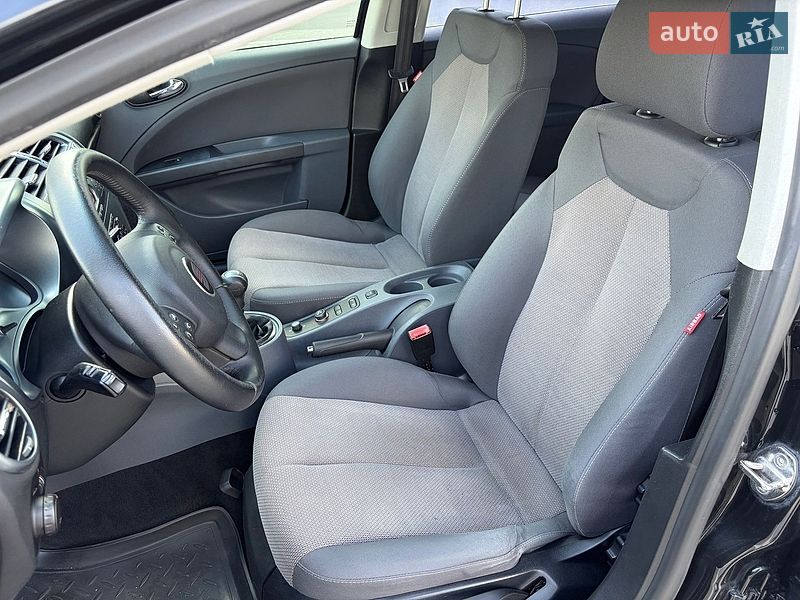 Хетчбек SEAT Leon 2008 в Києві