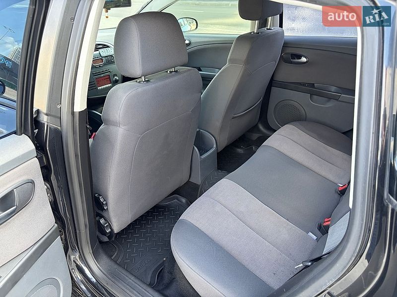 Хетчбек SEAT Leon 2008 в Києві