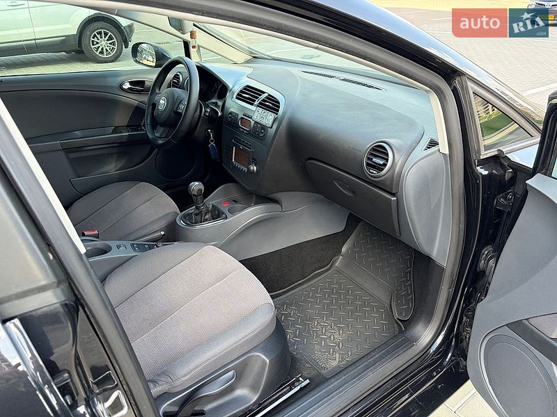 Хетчбек SEAT Leon 2008 в Києві