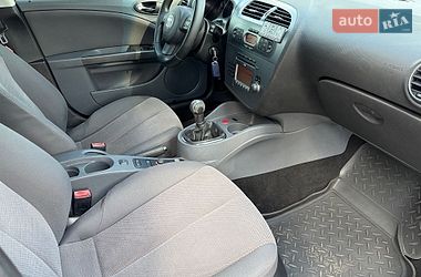Хетчбек SEAT Leon 2008 в Києві