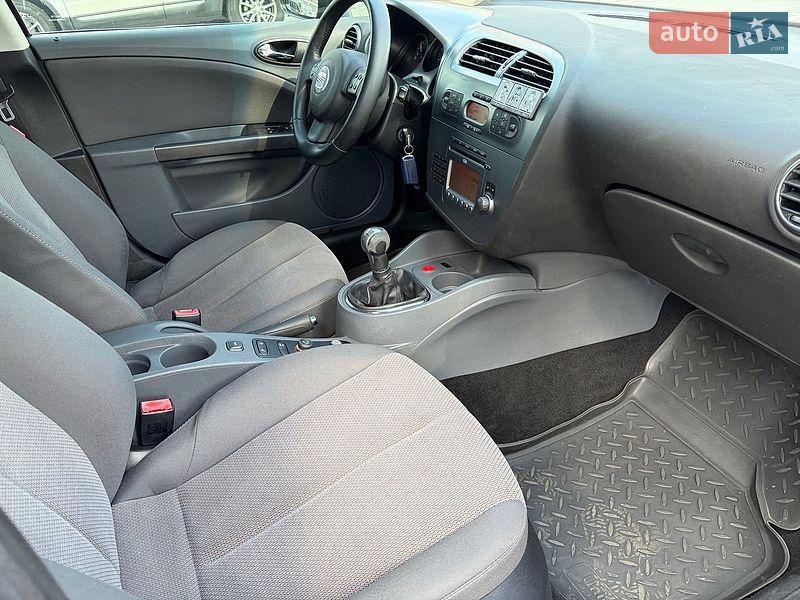 Хетчбек SEAT Leon 2008 в Києві