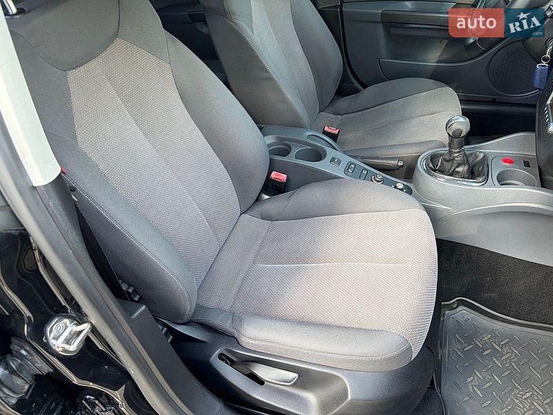 Хетчбек SEAT Leon 2008 в Києві
