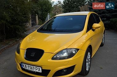 Хэтчбек SEAT Leon 2011 в Киеве