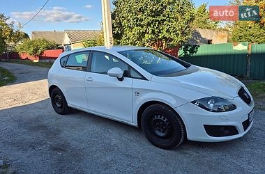Хэтчбек SEAT Leon 2011 в Звягеле
