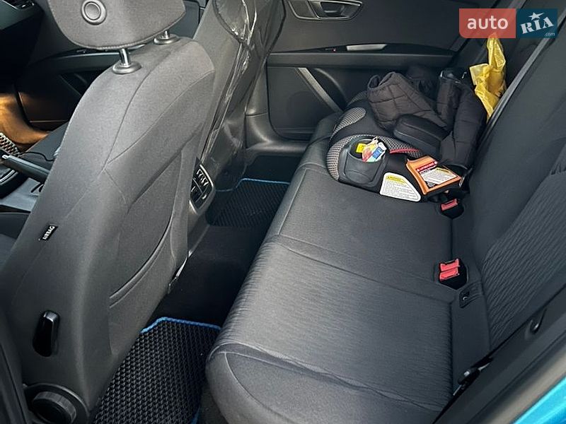 Хетчбек SEAT Leon 2015 в Дніпрі