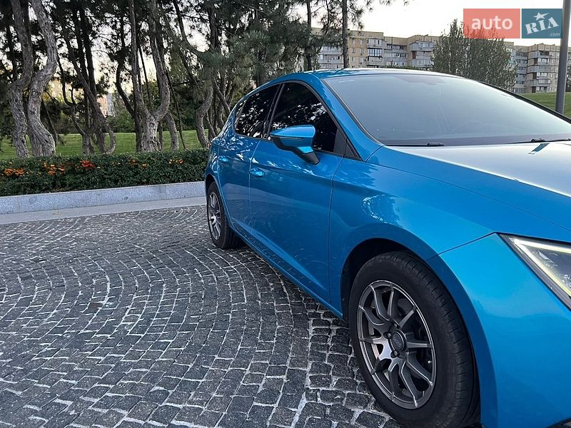 Хетчбек SEAT Leon 2015 в Дніпрі