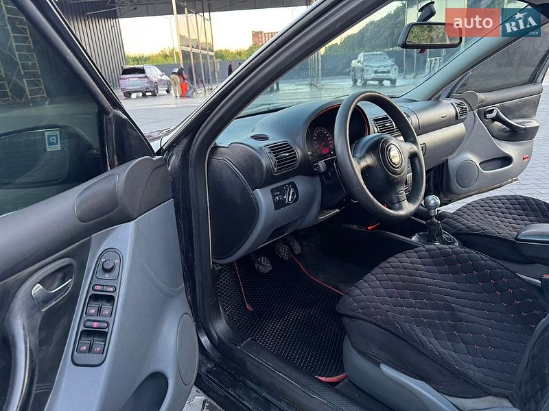Хетчбек SEAT Leon 2000 в Кам'янець-Подільському