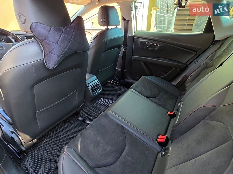 Хэтчбек SEAT Leon 2015 в Крюковщине