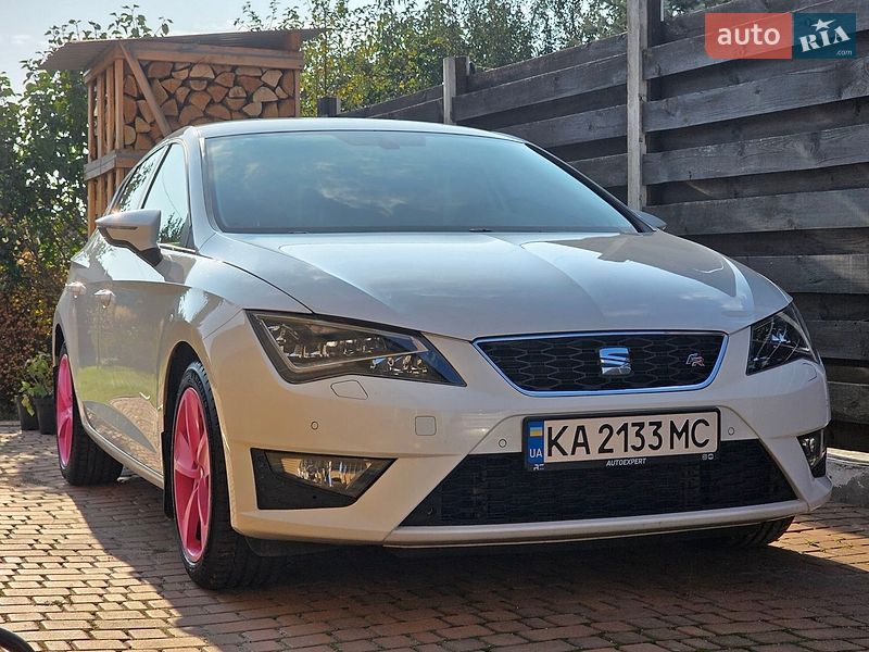 Хэтчбек SEAT Leon 2015 в Крюковщине