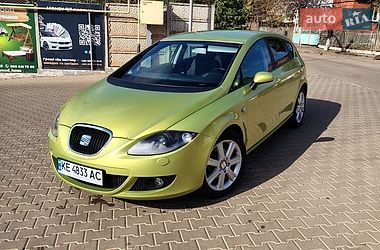 Хэтчбек SEAT Leon 2008 в Днепре