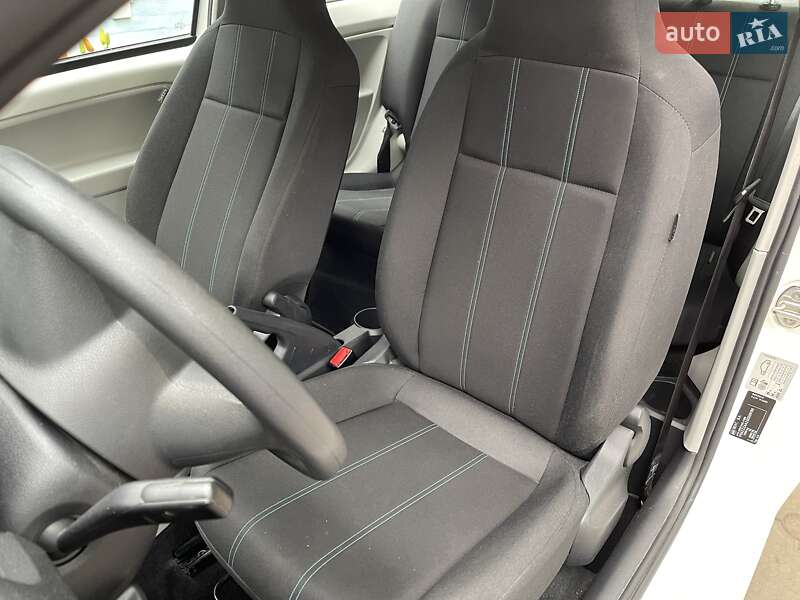 Хетчбек SEAT Mii 2015 в Звенигородці