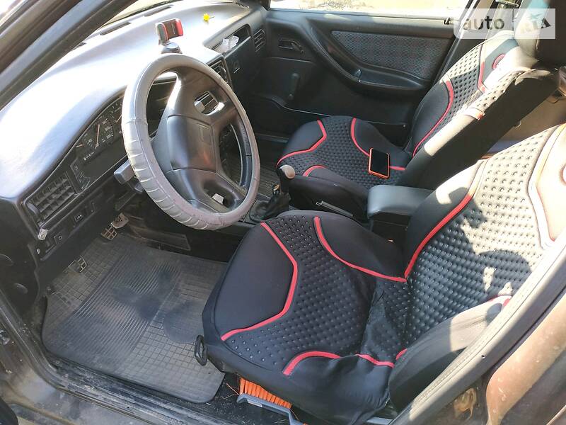 Хетчбек SEAT Toledo 1992 в Лебедині