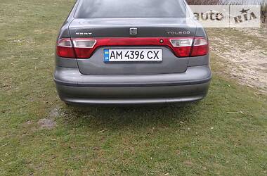 Седан SEAT Toledo 2004 в 