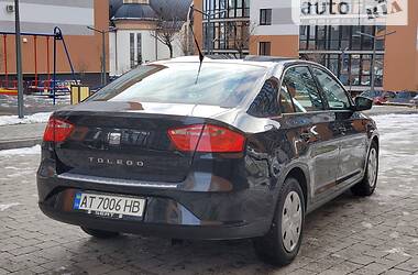 Хэтчбек SEAT Toledo 2013 в 