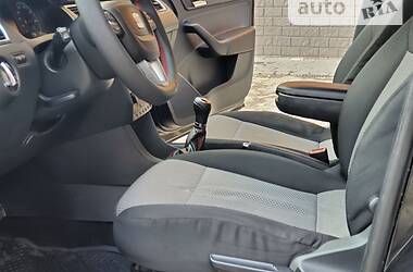 Хэтчбек SEAT Toledo 2013 в 